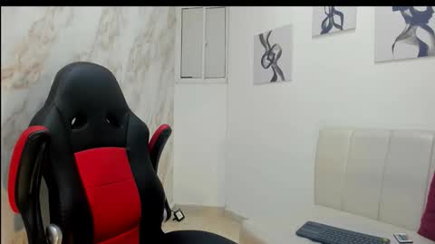 Snapshot of andres_stud777 chatting on 10-11-25, 04:44 ANDRES online show from 10-11-25, 04:44
