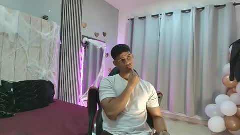 Snapshot of andres_stud777 chatting on 10-13-25, 04:56 ANDRES online show from 10-13-25, 04:56
