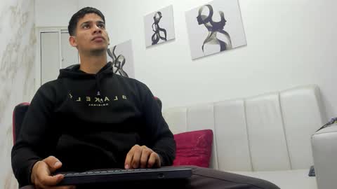 Snapshot of andres_stud777 chatting on 10-14-25, 04:13 ANDRES online show from 10-14-25, 04:13