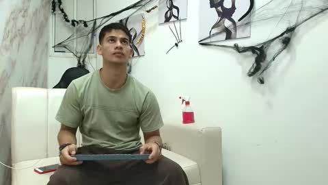 Snapshot of andres_stud777 chatting on 10-19-25, 04:46 ANDRES online show from 10-19-25, 04:46