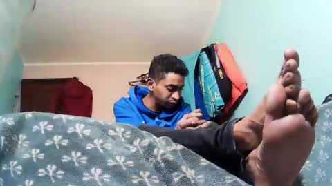 andrescaraballo18 online show from 10-18-25, 05:43