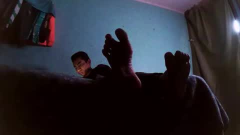 andrescaraballo18 online show from 11-17-25, 04:29