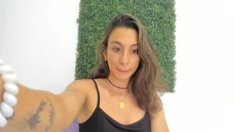 Snapshot of andresgiraldo1 chatting on 12-05-24, 02:31 Isa --------- online show from 12-05-24, 02:31