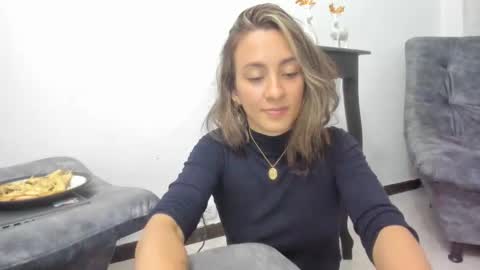 Snapshot of andresgiraldo1 chatting on 12-20-24, 02:52 Isa --------- online show from 12-20-24, 02:52