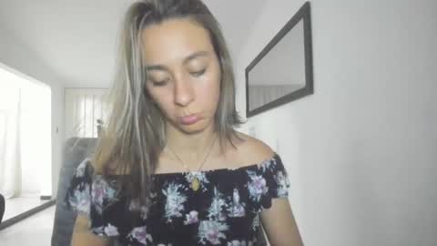 Snapshot of andresgiraldo1 chatting on 01-23-25, 02:33 Isa --------- online show from 01-23-25, 02:33