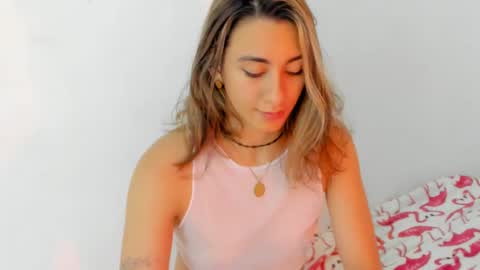 Snapshot of andresgiraldo1 chatting on 03-08-25, 03:17 Isa --------- online show from 03-08-25, 03:17