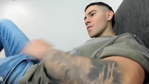 Snapshot of andresjuan92 chatting on 01-06-26, 02:26 onlyfanscallmegotter online show from 01-06-26, 02:26