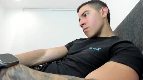 Snapshot of andresjuan92 chatting on 02-06-26, 04:17 onlyfanscallmegotter online show from 02-06-26, 04:17