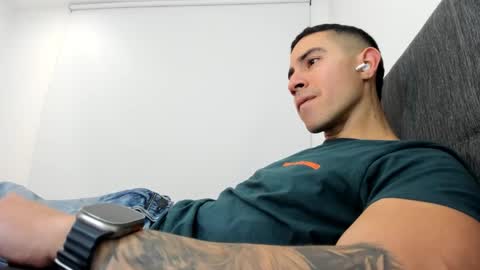 Snapshot of andresjuan92 chatting on 02-24-26, 03:37 onlyfanscallmegotter online show from 02-24-26, 03:37