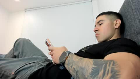 Snapshot of andresjuan92 chatting on 03-18-26, 02:37 onlyfanscallmegotter online show from 03-18-26, 02:37