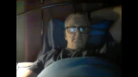 Snapshot of andrew160258 chatting on 05-16-26, 01:02 Andrew online show from 05-16-26, 01:02