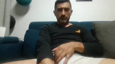 andrew973578 online show from 06-08-26, 01:50