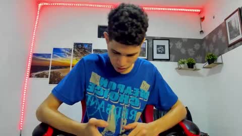 andrew_2811 online show from 09-15-25, 05:07