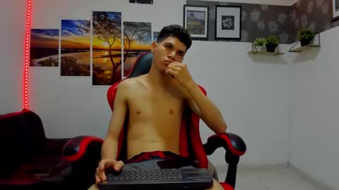 andrew_2811 online show from 10-15-25, 05:40