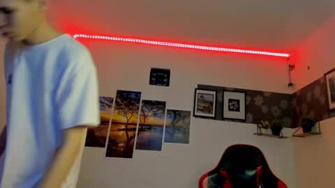 andrew_2811 online show from 10-19-25, 08:15