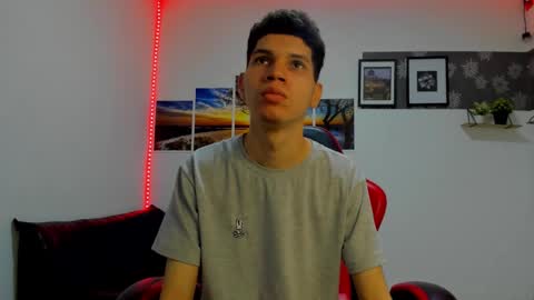 andrew_2811 online show from 10-21-25, 07:31