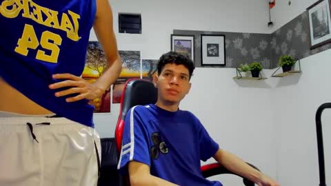 andrew_2811 online show from 12-15-25, 08:18