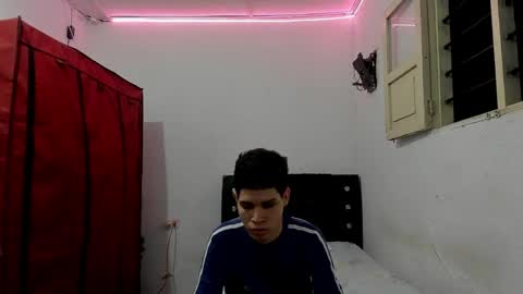 andrew_2811 online show from 04-21-26, 12:12