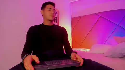 Snapshot of andrew_colleman1 chatting on 09-24-25, 03:54 Colleman online show from 09-24-25, 03:54