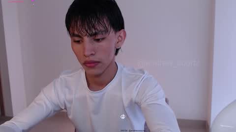 Snapshot of andrew_courtz chatting on 12-02-25, 08:48 Andrew Courtz online show from 12-02-25, 08:48