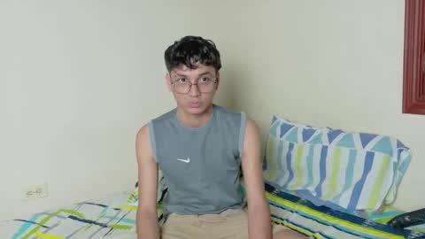 Snapshot of andrew_dann chatting on 12-14-25, 11:26 andres online show from 12-14-25, 11:26