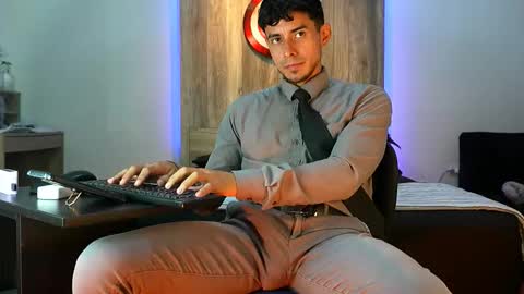 Andrew online show from 10-10-25, 02:43