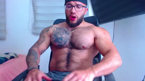 Snapshot of andrew_holden__ chatting on 02-06-25, 11:15 andrew_holden__ online show from 02-06-25, 11:15