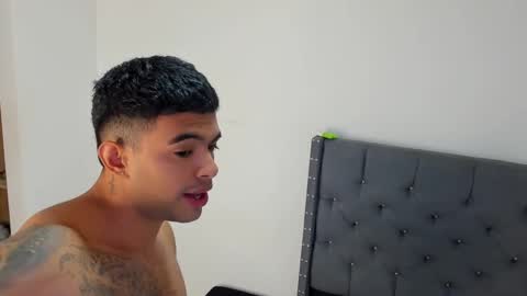 Snapshot of andrewadans02 chatting on 01-10-26, 01:24 andrew online show from 01-10-26, 01:24