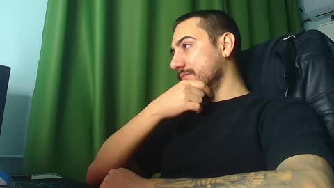 Snapshot of andrewbanner chatting on 01-16-26, 06:50 MasterRomania online show from 01-16-26, 06:50