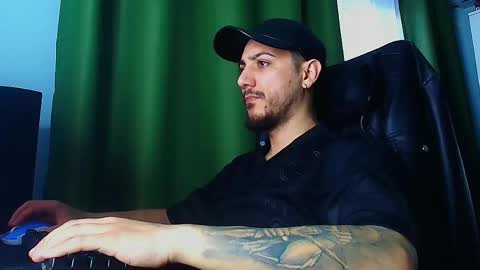 Snapshot of andrewbanner chatting on 02-17-26, 10:01 MasterRomania online show from 02-17-26, 10:01