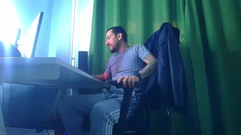 Snapshot of andrewbanner chatting on 03-04-26, 07:14 MasterRomania online show from 03-04-26, 07:14