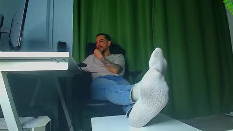 Snapshot of andrewbanner chatting on 03-14-26, 09:04 MasterRomania online show from 03-14-26, 09:04