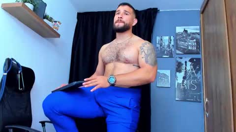 Snapshot of andrewdiaz_ chatting on 10-21-25, 06:14 Andrew Diaz online show from 10-21-25, 06:14