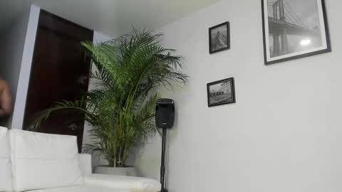 Snapshot of andrewjohnson0 chatting on 02-08-25, 06:55 Andrew Johnson online show from 02-08-25, 06:55