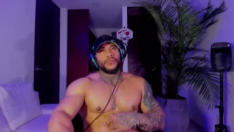 Snapshot of andrewjohnson0 chatting on 03-06-25, 05:54 Andrew Johnson online show from 03-06-25, 05:54