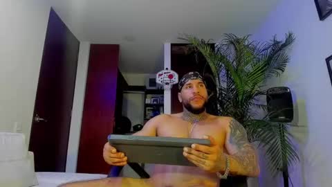 Snapshot of andrewjohnson0 chatting on 03-12-25, 05:02 Andrew Johnson online show from 03-12-25, 05:02