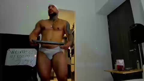 Snapshot of andrewjohnson0 chatting on 09-08-25, 05:23 Andrew Johnson online show from 09-08-25, 05:23