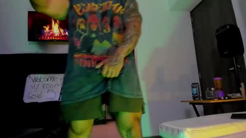 Snapshot of andrewjohnson0 chatting on 09-21-25, 04:41 Andrew Johnson online show from 09-21-25, 04:41