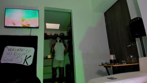 Snapshot of andrewjohnson0 chatting on 09-28-25, 01:38 Andrew Johnson online show from 09-28-25, 01:38