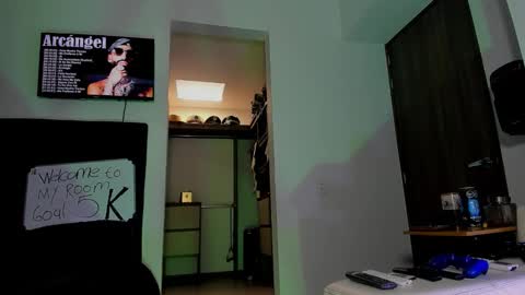 Snapshot of andrewjohnson0 chatting on 10-14-25, 05:58 Andrew Johnson online show from 10-14-25, 05:58