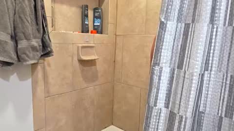 Snapshot of andrewo42601 chatting on 11-06-25, 12:44 andrewo42601 online show from 11-06-25, 12:44