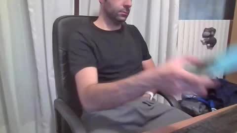 andrewpc192 online show from 11-05-25, 10:43