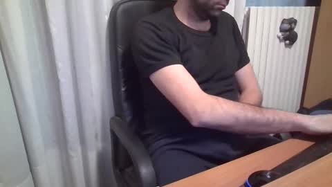 andrewpc192 online show from 03-04-26, 11:11