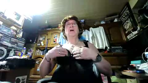 Snapshot of androgynia1 chatting on 04-08-26, 05:29 androgynia online show from 04-08-26, 05:29