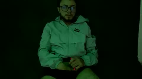 hugeclit  online show from 04-16-26, 12:17