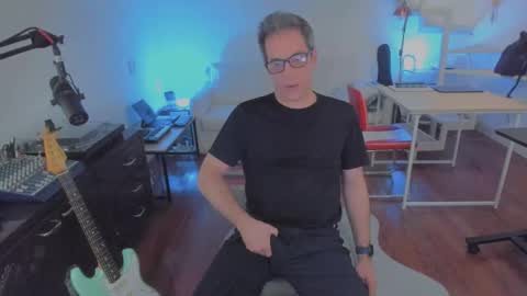 Snapshot of andy0pandi chatting on 09-17-25, 09:05 Andrew online show from 09-17-25, 09:05