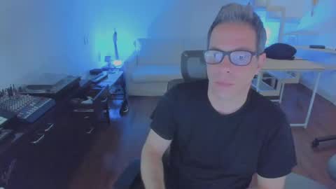 Snapshot of andy0pandi chatting on 11-05-25, 08:36 Andrew online show from 11-05-25, 08:36