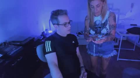 Snapshot of andy0pandi chatting on 11-09-25, 07:39 Andrew online show from 11-09-25, 07:39