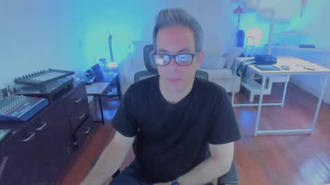 Snapshot of andy0pandi chatting on 11-19-25, 02:50 Andrew online show from 11-19-25, 02:50