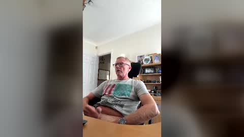 Snapshot of andy1234518 chatting on 07-14-26, 02:01 andy1234518 online show from 07-14-26, 02:01
